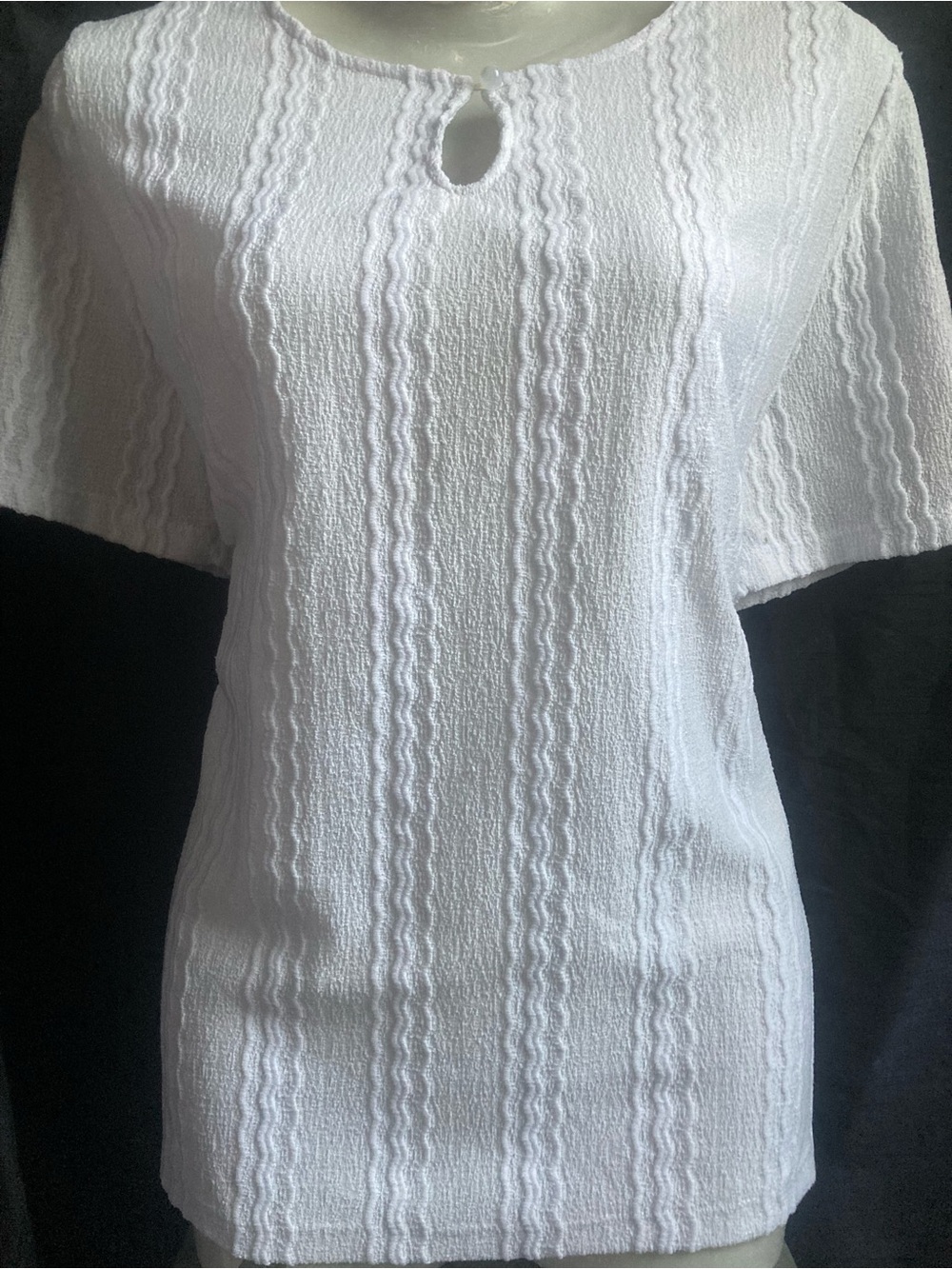 Le Grenier White Textured Knit Keyhole Short Sleeve Top L